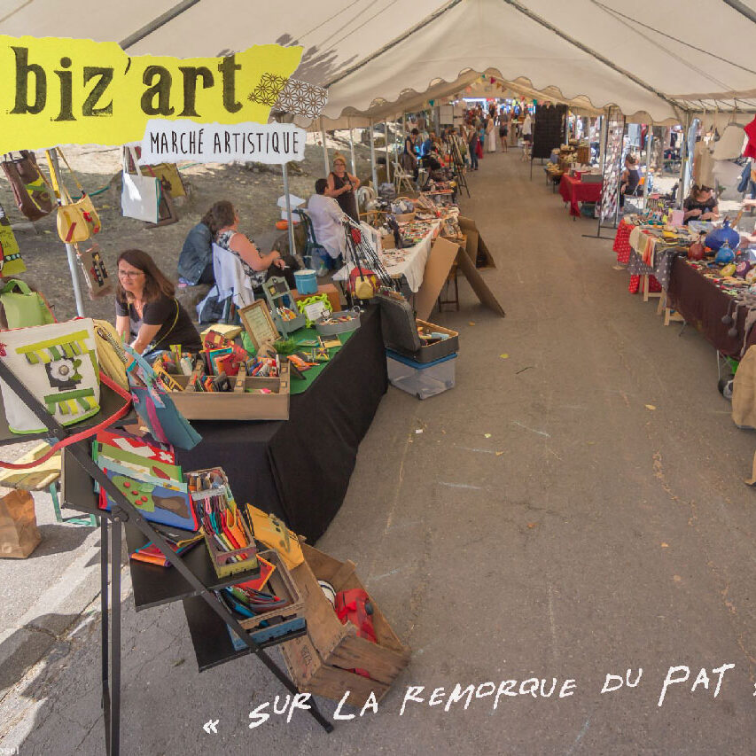 Marché "Biz'Art" lors du festival" Sur la Remorque du Pat"